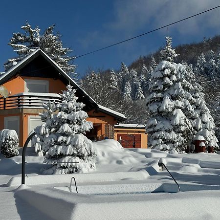 Villa Tratea - With A Heated Pool Tomici Exterior foto