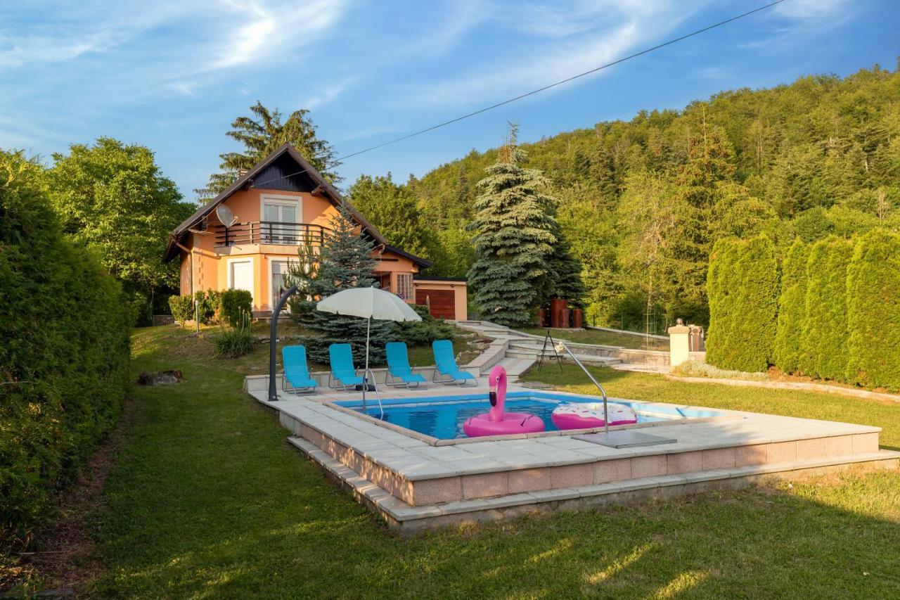Villa Tratea - With A Heated Pool Tomici Exterior foto